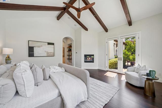 3625 Pontina Ct, Pleasanton CA: https://media.crmls.org/mediaz/c53c7ea8-351e-41e4-a635-b19a1e42d642.jpg