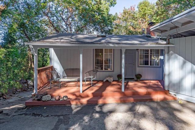 18109 La Verne Drive, Los Gatos CA: https://media.crmls.org/mediaz/c53cdbb7-06a3-4d7e-80e5-0f9976a655eb.jpg