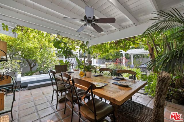6432 Petit Avenue, Van Nuys CA: https://media.crmls.org/mediaz/c53ce4db-2969-48a3-a123-6fd9c274f774.jpg