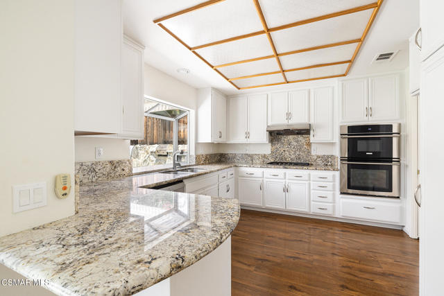 525 Myrtle Court, Oak Park CA: https://media.crmls.org/mediaz/c53d73c2-a388-40fc-a1f6-8ada2227dcfa.jpg