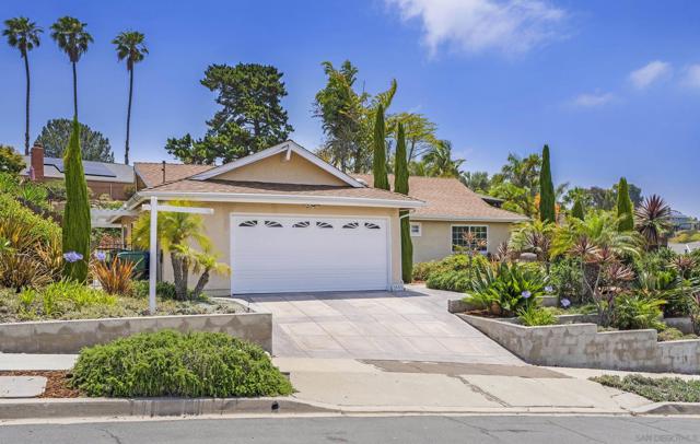 2953 Courser Ave, San Diego CA: https://media.crmls.org/mediaz/c53d7fcb-1b50-426f-a0e1-dce83d9a2860.jpg