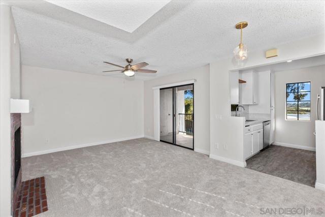 Image 6 of 33 For 10367 Azuaga St  168