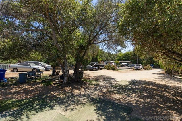 1960 Buena Creek Rd, Vista CA: https://media.crmls.org/mediaz/c53e6ae6-28f0-4526-9288-d051e5b47665.jpg
