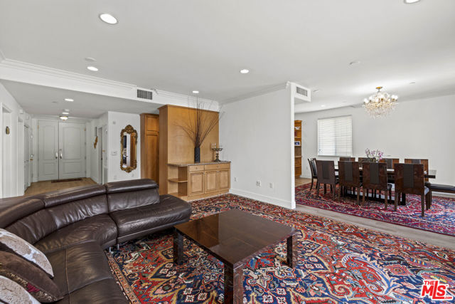 1450 S Beverly Drive, Los Angeles CA: https://media.crmls.org/mediaz/c53f12c7-5b64-482e-b358-5009703e4ff8.jpg
