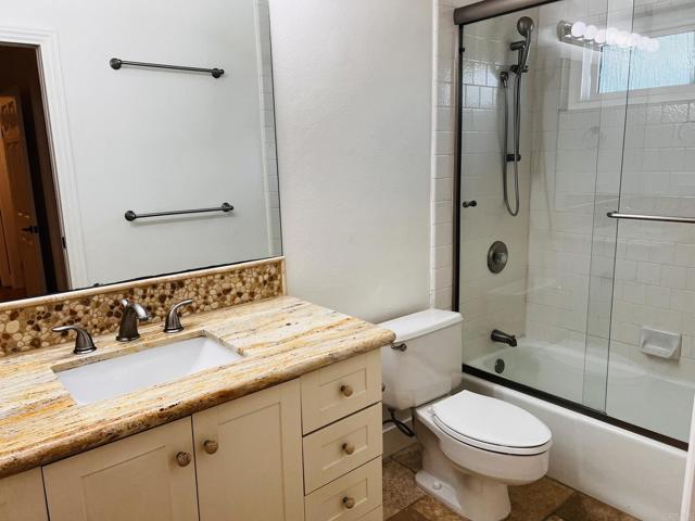 4587 Cove Drive, Carlsbad CA: https://media.crmls.org/mediaz/c53fd57d-ac43-4bf0-9585-61fb27f760b3.jpg