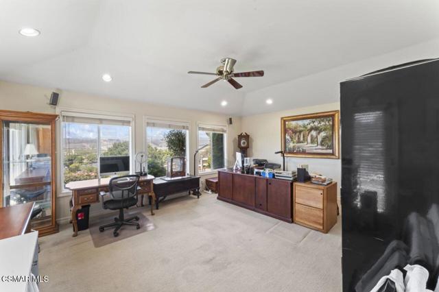 10885 Citrus Drive, Moorpark CA: https://media.crmls.org/mediaz/c54054e5-7ca5-4549-af35-5445d81ad7c1.jpg