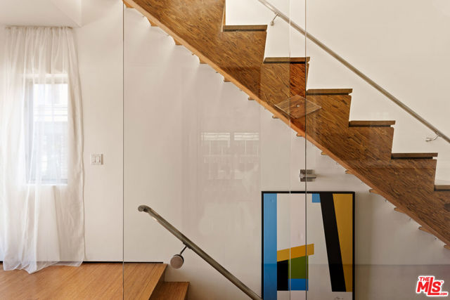 619 San Juan Avenue, Venice CA: https://media.crmls.org/mediaz/c5406b22-45b7-462f-aaee-fdd36175aa09.jpg