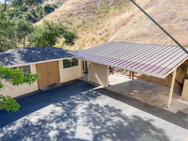 442 Corral De Tierra Road, Salinas CA: https://media.crmls.org/mediaz/c540b7dd-489f-4f7f-a61c-d65443f9a136.jpg