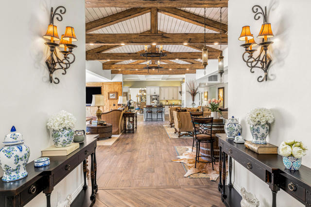 3330 Andreas Hills Drive, Palm Springs CA: https://media.crmls.org/mediaz/c5413ac7-15c5-416a-ada0-58bef3e739eb.jpg