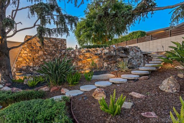 11020 Horizon Hills Dr, El Cajon CA: https://media.crmls.org/mediaz/c5413f8a-8363-454f-8777-c21954af9ed4.jpg