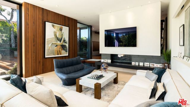 Drew Fenton | 748 Amalfi Drive Pacific Palisades CA | MLS: 7262842