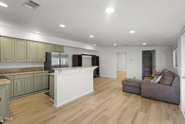 590 Alosta Drive, Camarillo CA: https://media.crmls.org/mediaz/c54212e0-795d-4602-9c32-6f6d8fcfddae.jpg