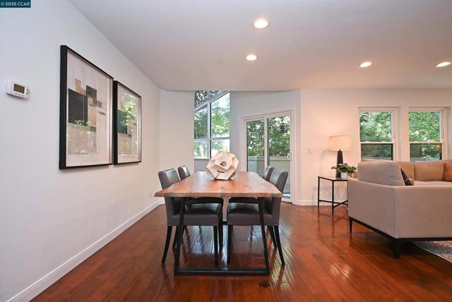 3279 Mt Diablo Ct, Lafayette CA: https://media.crmls.org/mediaz/c5427f44-4162-46d3-9021-e9d85cc18b58.jpg