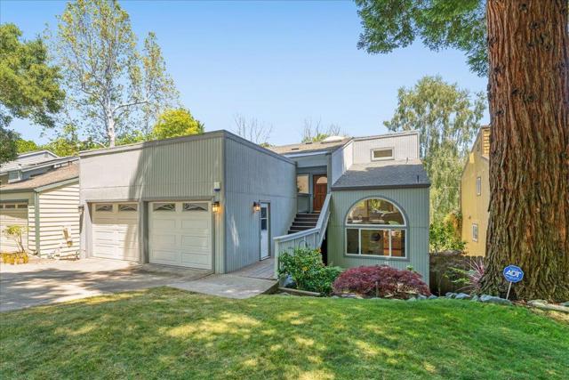 334 Lee Street, Santa Cruz CA: https://media.crmls.org/mediaz/c543996b-91dd-4d4e-9930-70987947b505.jpg