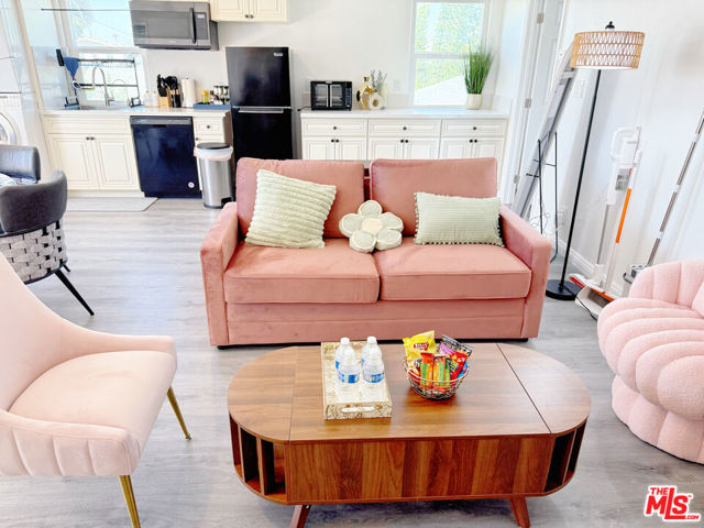 Image 24 of 45 For 15213 Daphne Avenue