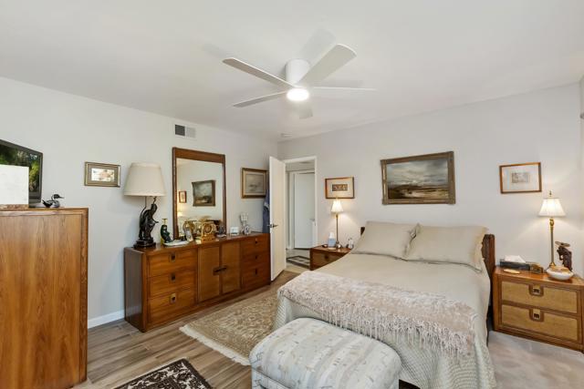72416 Sommerset Drive, Palm Desert CA: https://media.crmls.org/mediaz/c5448aa2-bd25-4779-9c1e-3e0e51971b78.jpg