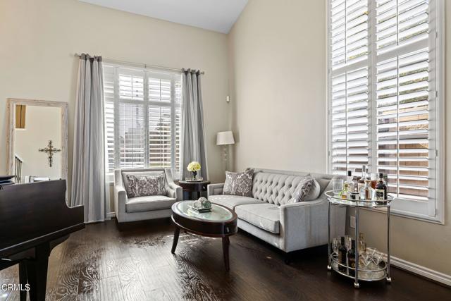 2561 Upper Bay Drive, Oxnard CA: https://media.crmls.org/mediaz/c544befb-01ba-4e96-9e18-5741a67275eb.jpg