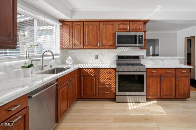 Detail Gallery Image 16 of 53 For 728 Cordova Ave, Glendale,  CA 91206 - 3 Beds | 3 Baths