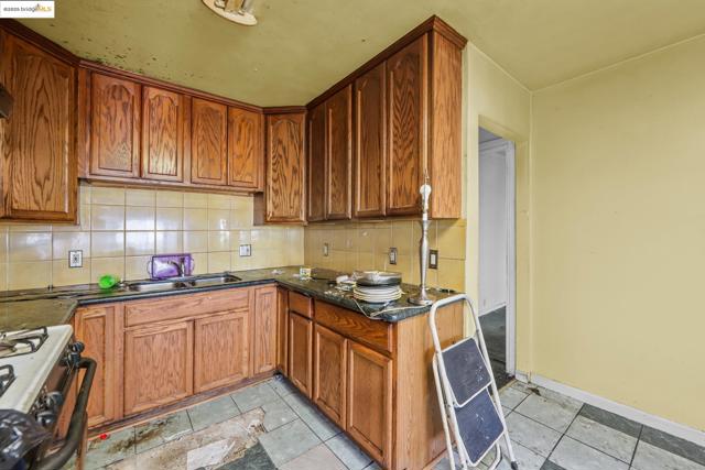 41 Apollo St, San Francisco CA: https://media.crmls.org/mediaz/c54510eb-557c-4aa4-a2b4-96a4af9c3007.jpg