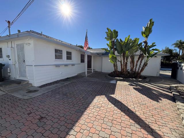 6369 Clara Lee Ave, San Diego CA: https://media.crmls.org/mediaz/c545247d-a912-4644-ae5e-950e7ba27904.jpg