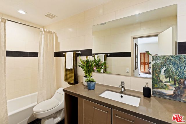 1717 Malcolm Avenue, Los Angeles CA: https://media.crmls.org/mediaz/c545b5c3-44fe-459d-9c4f-46b8db801728.jpg