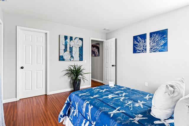 129 Ray St, Pleasanton CA: https://media.crmls.org/mediaz/c545fce3-c7a5-49e6-a30a-632351b712ee.jpg