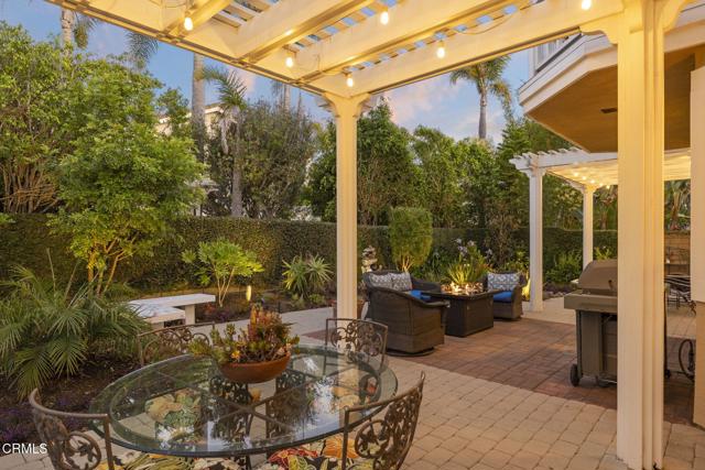 2106 Fox Den Court, Oxnard CA: https://media.crmls.org/mediaz/c5460653-899a-4c4c-8949-0084c103ba80.jpg