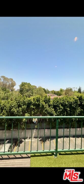 https://media.crmls.org/mediaz/c54665ea-b986-4a93-b0d1-da54e923fd25.jpg?preset=X-Large