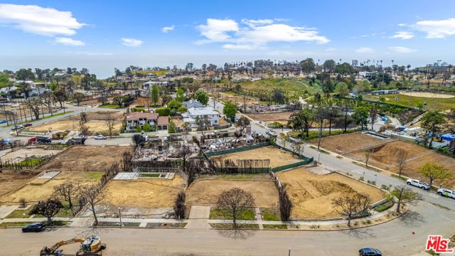 741 Chapala Drive, Pacific Palisades CA: https://media.crmls.org/mediaz/c547f684-04ad-4181-8aca-23ea3d867071.jpg