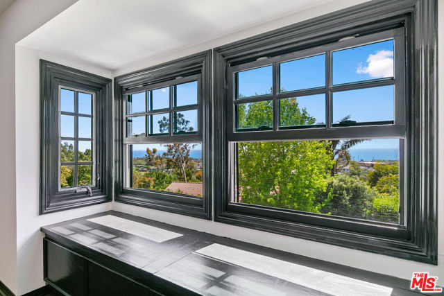 29528 Harvester Road, Malibu CA: https://media.crmls.org/mediaz/c54816ec-4921-42e2-a331-74e3e544c94f.jpg