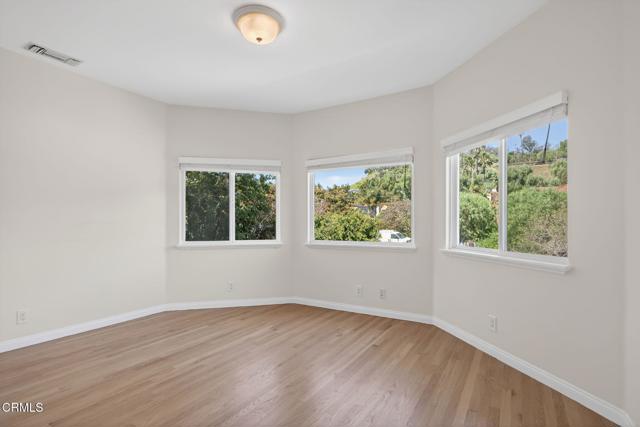 Detail Gallery Image 33 of 70 For 131 San Miguel Dr, Camarillo,  CA 93010 - 4 Beds | 2/1 Baths