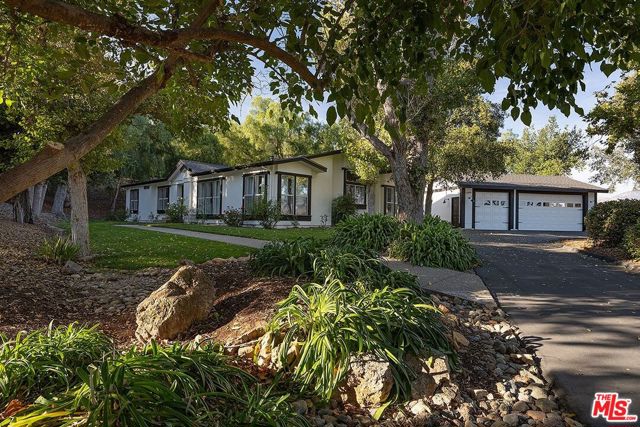 1430 Count Fleet Street, Santa Ynez CA: https://media.crmls.org/mediaz/c5488c7a-2af6-4187-a2bb-6fc5624427f4.jpg