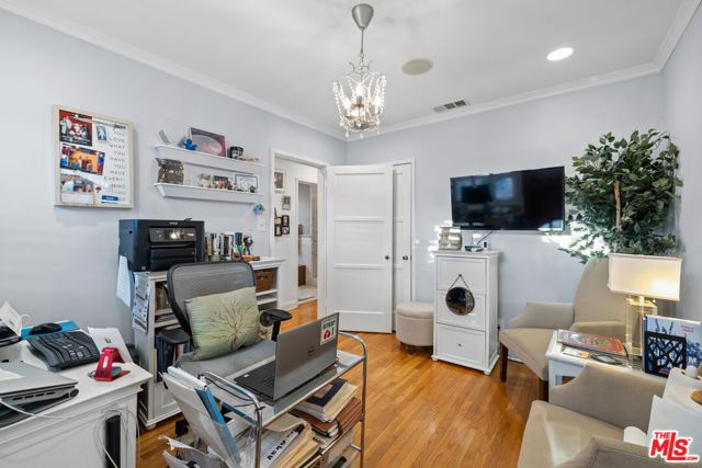 5715 Valley Ridge Avenue, Los Angeles CA: https://media.crmls.org/mediaz/c54893db-b293-4699-8529-77987a37253c.jpg