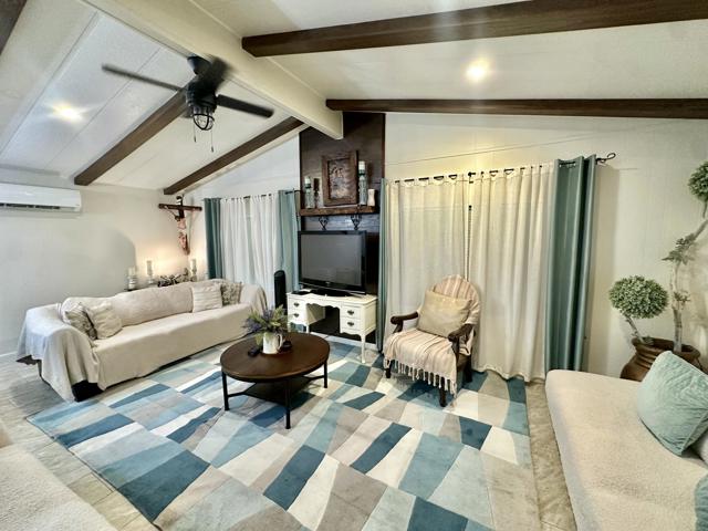 69530 Dillon Road, Desert Hot Springs CA: https://media.crmls.org/mediaz/c5493af4-acd9-4339-9d46-bfbace72dae1.jpg