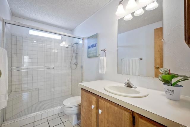 Detail Gallery Image 23 of 44 For 1146 via Santa Paulo, Vista,  CA 92081 - 3 Beds | 2 Baths