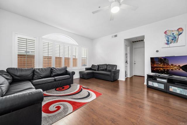 Detail Gallery Image 12 of 50 For 2538 Sea Scape, Escondido,  CA 92026 - 4 Beds | 2/1 Baths