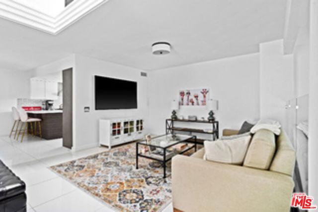 1671 Michael Lane, Pacific Palisades CA: https://media.crmls.org/mediaz/c549c1ba-86c2-4a9c-b1cb-c498ab30c591.jpg