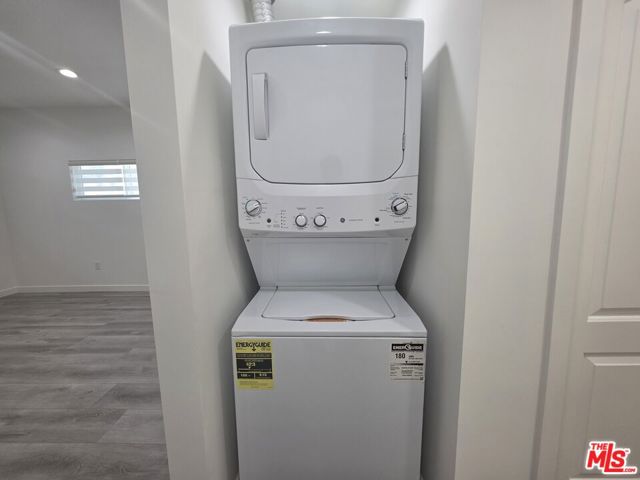 25226 Loytan Street, Torrance, California 90505, 2 Bedrooms Bedrooms, ,1 BathroomBathrooms,Residential Lease,Sold,Loytan,25614351