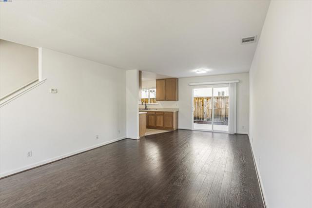 Image 6 of 34 For 20363 Royal Ave