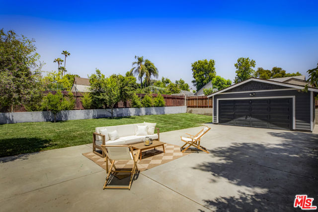 1022 N Marengo Avenue, Pasadena CA: https://media.crmls.org/mediaz/c54b160a-07a1-4bd0-8d29-9102ca7c7cd9.jpg