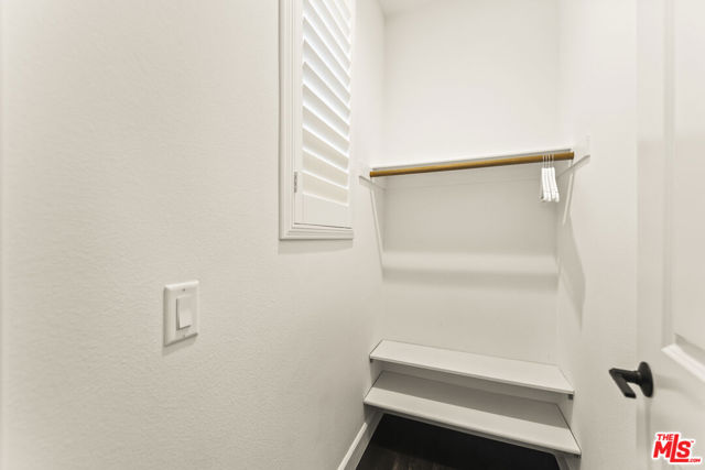 11767 Toyon Drive, Chatsworth CA: https://media.crmls.org/mediaz/c54b700f-6b47-48c4-a52c-9c12ce6e781c.jpg
