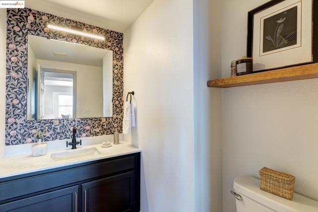 4353 Terrabella Way, Oakland CA: https://media.crmls.org/mediaz/c54baa9a-622d-406f-91e7-090c209abf43.jpg
