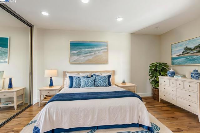 2256 Cove Ct, Discovery Bay CA: https://media.crmls.org/mediaz/c54c1bed-b5b6-4dfa-8210-5d46cb28b8f5.jpg