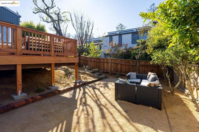 568 Vistamont Ave, Berkeley CA: https://media.crmls.org/mediaz/c54cd668-35d7-41fd-aa89-aa0b334be6e0.jpg