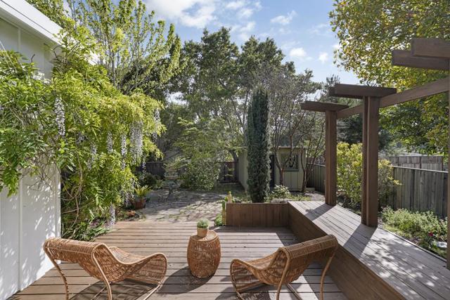 420 Clubhouse Drive, Aptos CA: https://media.crmls.org/mediaz/c54ceba2-017e-4e0e-a4ab-97d2fa71b9f4.jpg