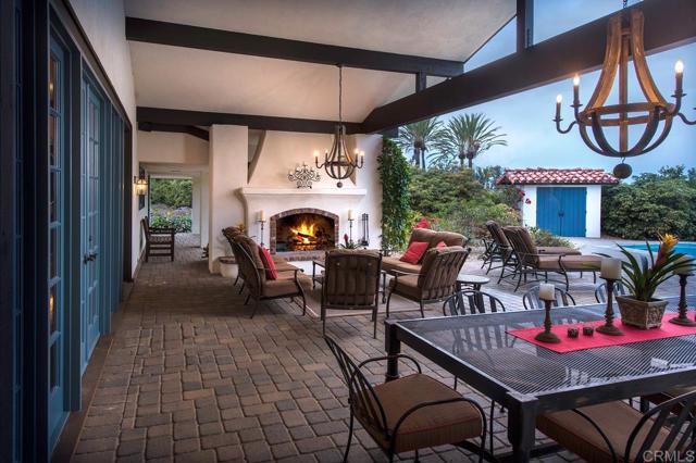 Detail Gallery Image 4 of 11 For 17925 Avenida Alondra, Rancho Santa Fe,  CA 92067 - 4 Beds | 4/1 Baths