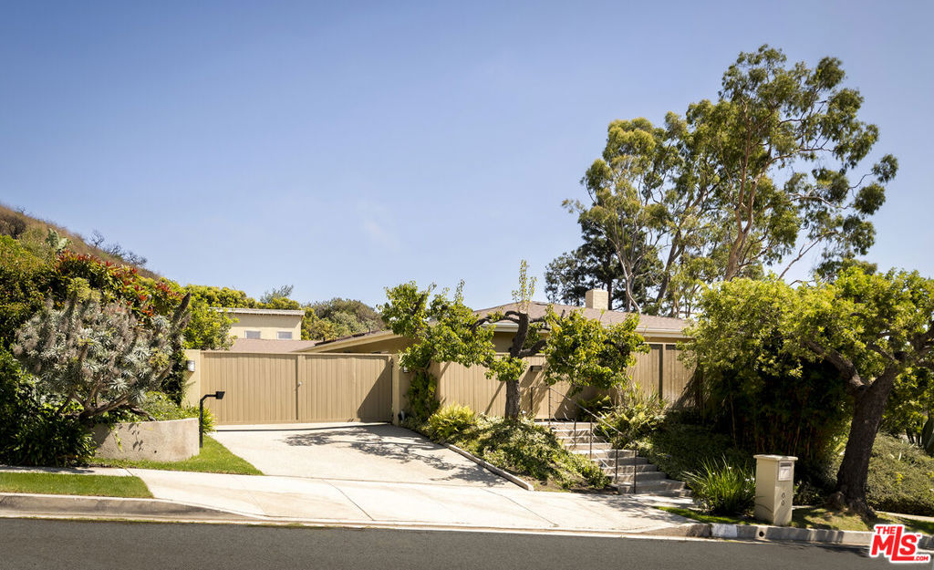 400 Surfview Drive
