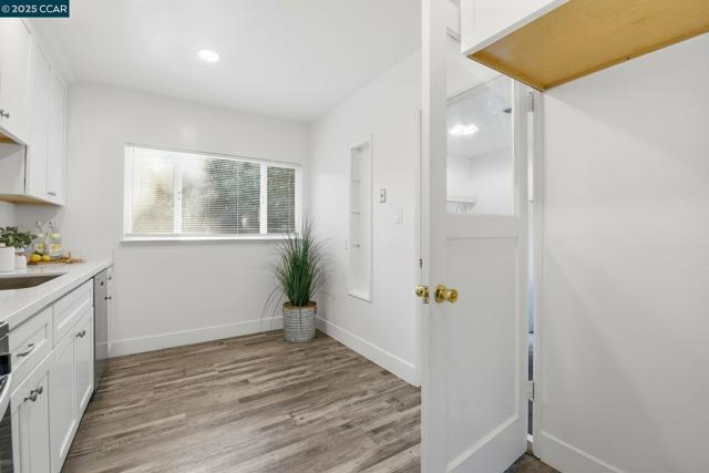 1035 Orange st, Concord CA: https://media.crmls.org/mediaz/c54f7e92-f11b-4932-bb37-466beeeaad93.jpg