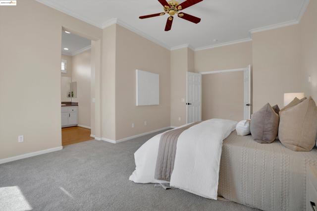 540 Central Park Pl, Brentwood CA: https://media.crmls.org/mediaz/c54f865e-3063-496f-8073-409655e8dcb4.jpg