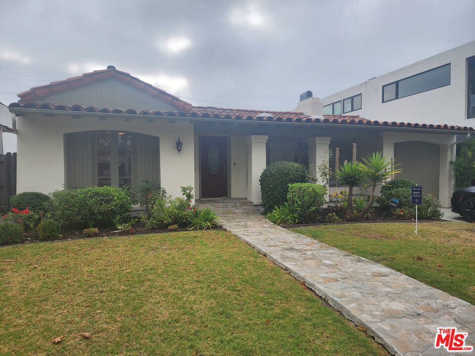 328 S Oakhurst Drive